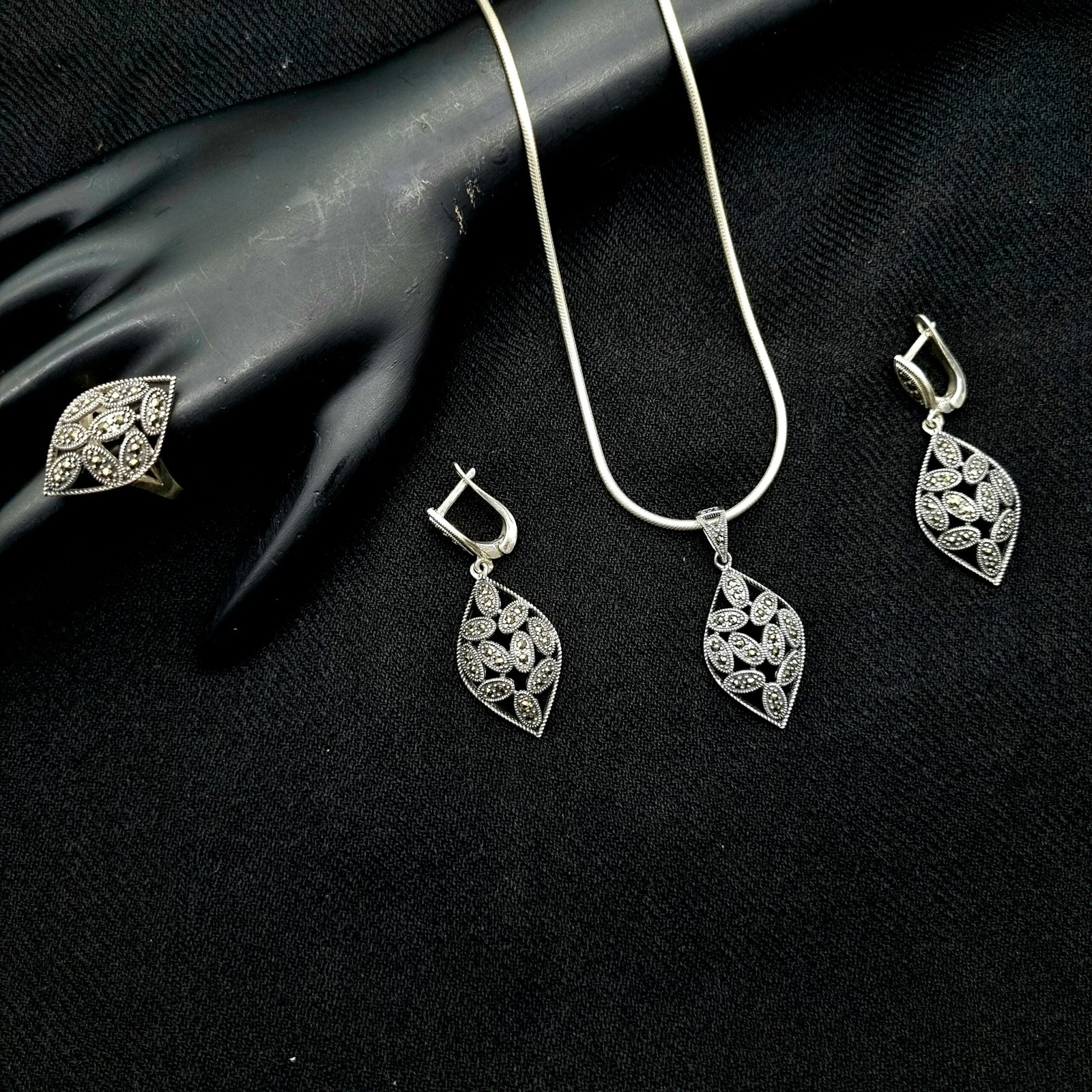 17 (1) Premium Marcasite Set - Image 1